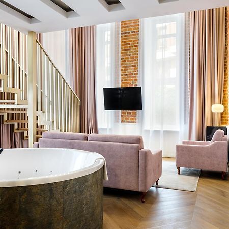 Golden Queen Deluxe Jacuzzi Apartments - Old Town Krakow Dış mekan fotoğraf