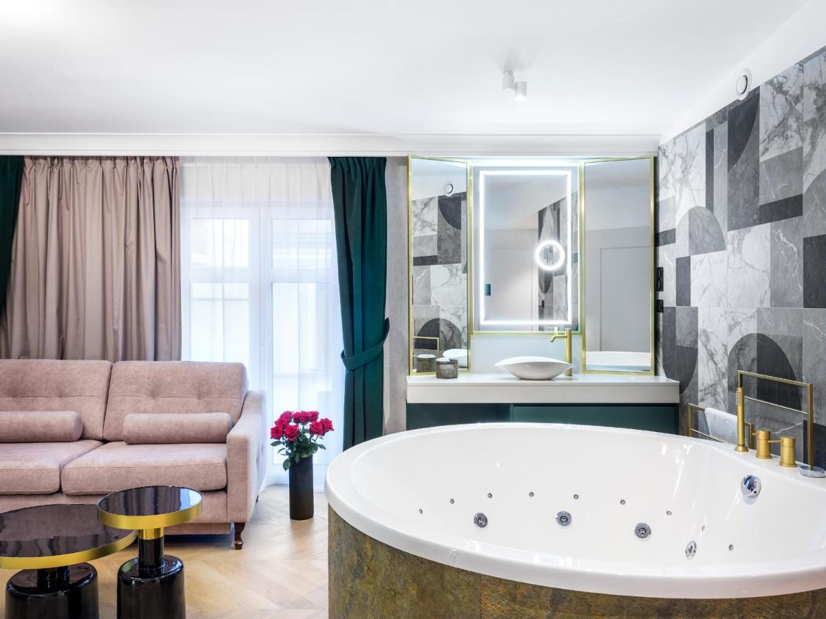 Golden Queen Deluxe Jacuzzi Apartments - Old Town Krakow Dış mekan fotoğraf
