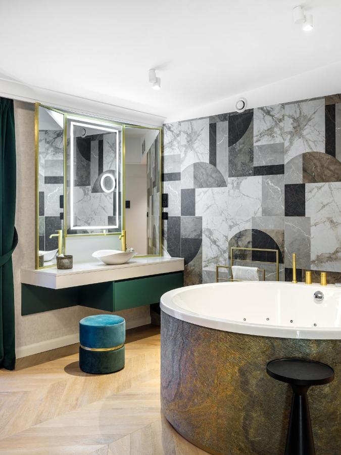 Golden Queen Deluxe Jacuzzi Apartments - Old Town Krakow Dış mekan fotoğraf